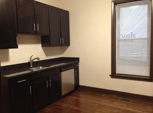 2124 W Erie St APT 2R, Chicago, IL 60612