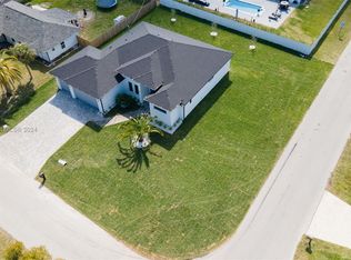 430 SW 15th Ter, Cape Coral, FL 33991