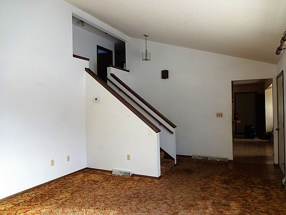 2nd image of 402 Northern Pacific Ave W