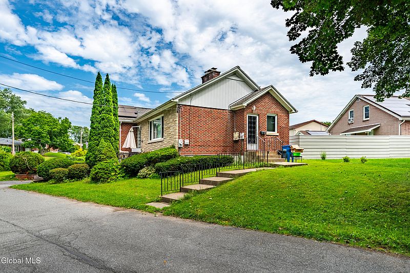 3rd image of 35 Brookland Avenue