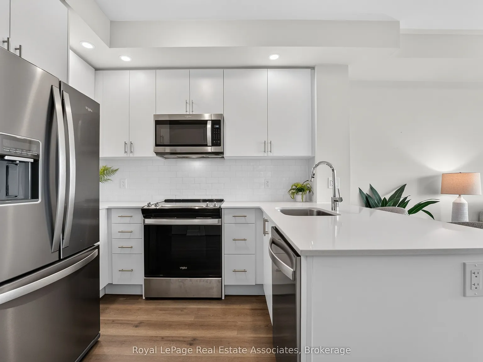 2 bed, $2,350 — Photo 4