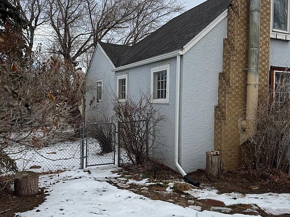 2nd image of 411 E Gibbon St