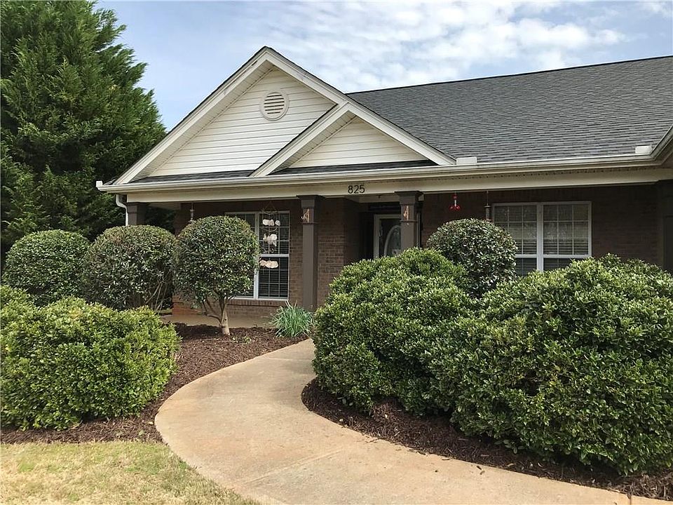 2nd image of 825 Crystal Meadow Dr