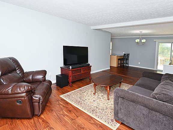 4th image of 916 Appaloosa Ct