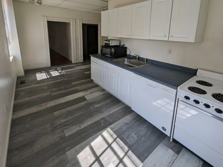 537 Gross St #1 — Photo 7
