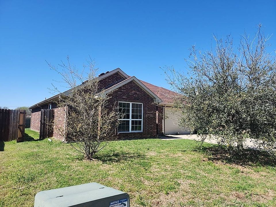 2nd image of 913 Barbara St