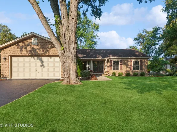 1984 Berkshire Pl, Wheaton, IL 60189