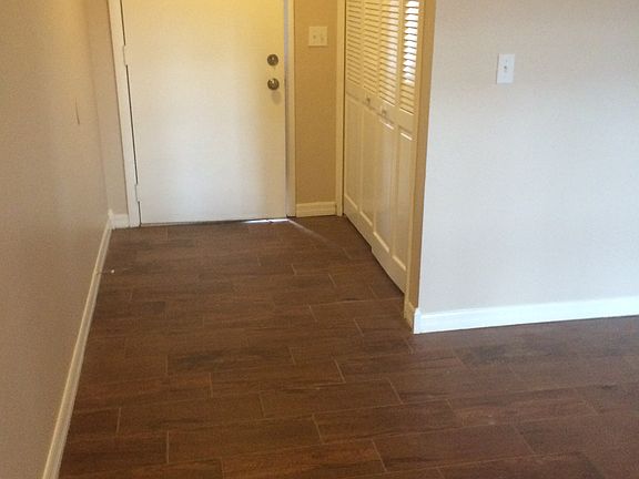 3rd image of 4829 Puritan Cir