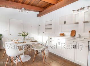 4902 Lakeshore Rd, Kelowna, BC V1W4H7