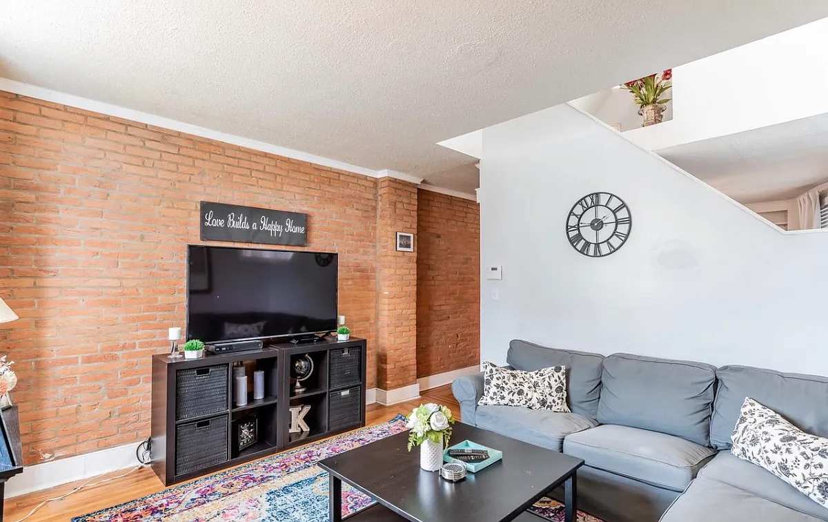 3 bed, 1202 sqft, $1,540 — Photo 3
