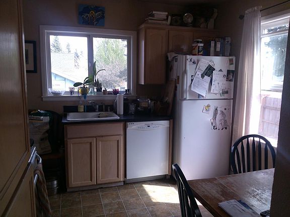 4th image of 4401 N Villard St