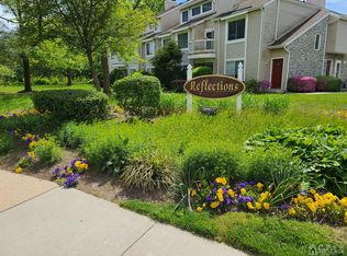 1 Chatham Sq, Parlin, NJ 08859