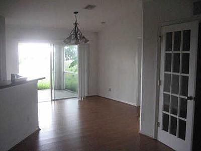 3rd image of 4414 NW 32nd St