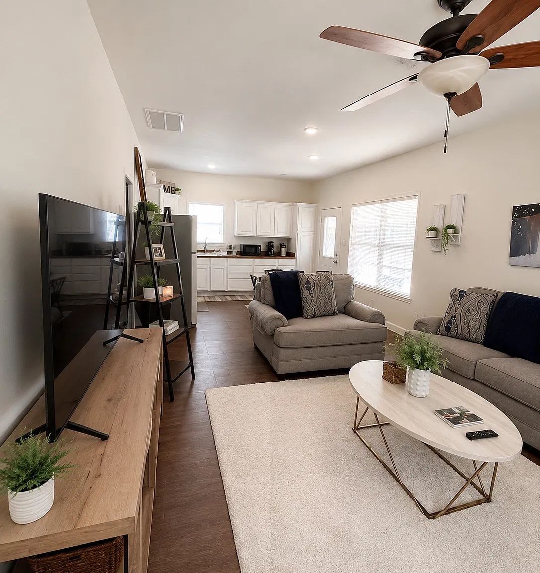 1 bed, 1100 sqft, $2,500 — Photo 3