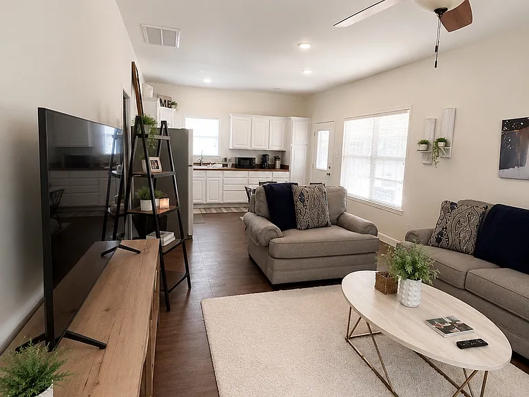 8245 San Antonio St — Photo 3