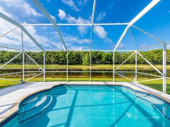 801 Tanglewood Cir, Fort Lauderdale, FL 33327