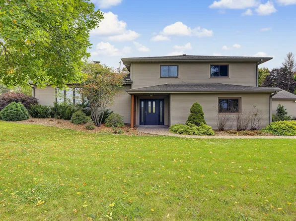 2602 Ridge Rd, Marshalltown, IA 50158