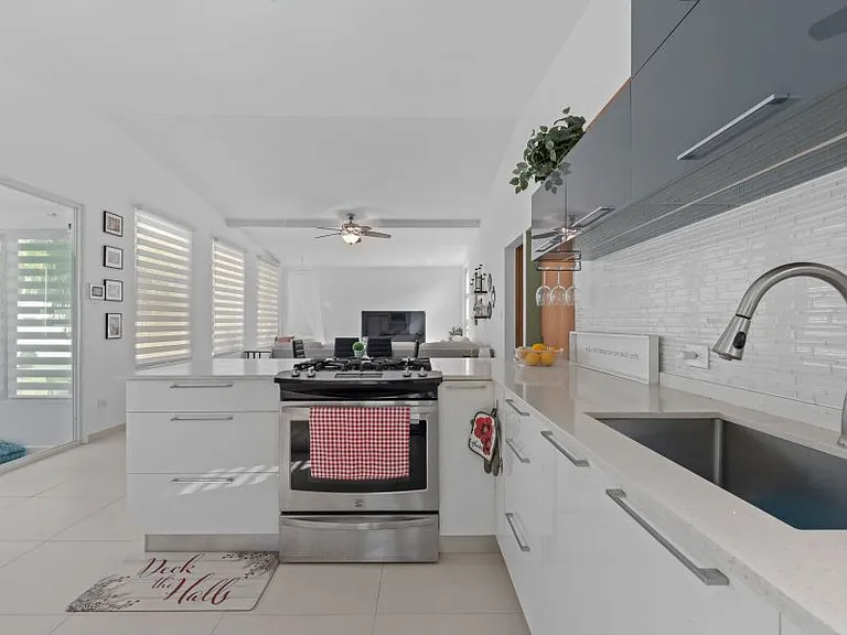 Calle Padua 262 Urb College Park — Photo 19