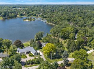 5400 Lane Lake Rd, Bloomfield Hills, MI 48302