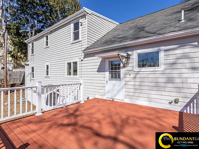 270 Cross St — Photo 21