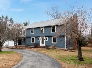 8 Highmoor Dr, Wilbraham, MA 01095