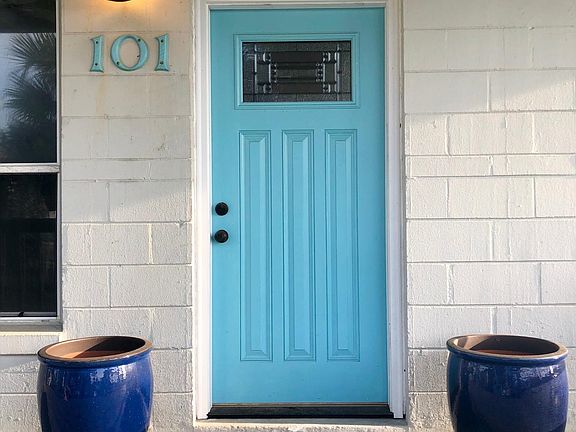 2nd image of 101 Lora St #1