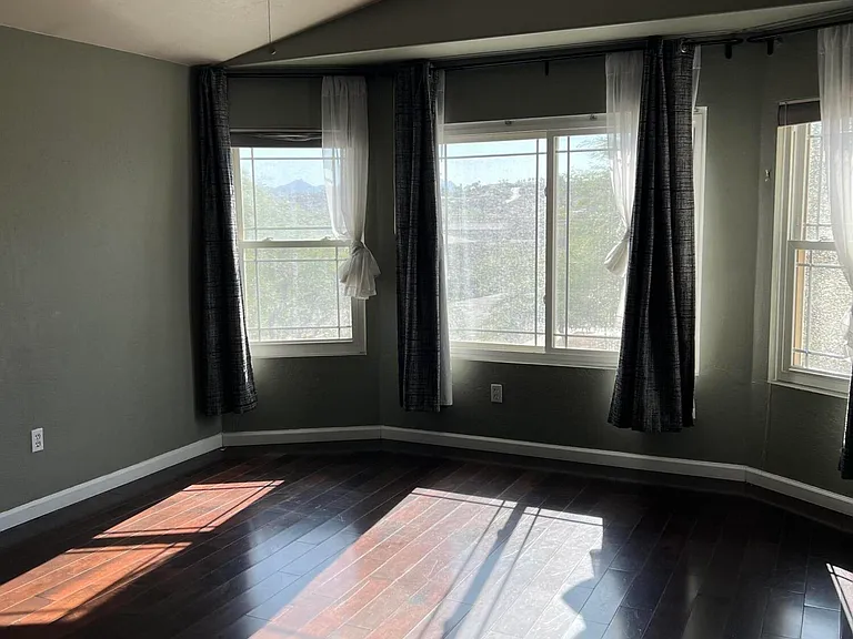 15420 S 14th Pl — Photo 8