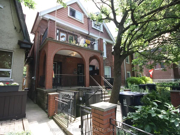 483 Manning Ave APT A, Toronto, ON M6G 2V8