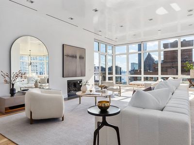 300 E 55th St, New York, NY, 10022