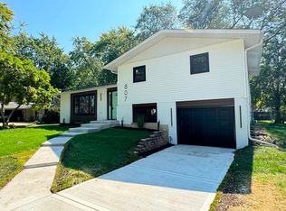 807 67th St, Downers Grove, IL 60516