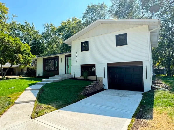 807 67th St, Downers Grove, IL 60516