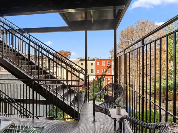 274 6th Street image 20 of 32