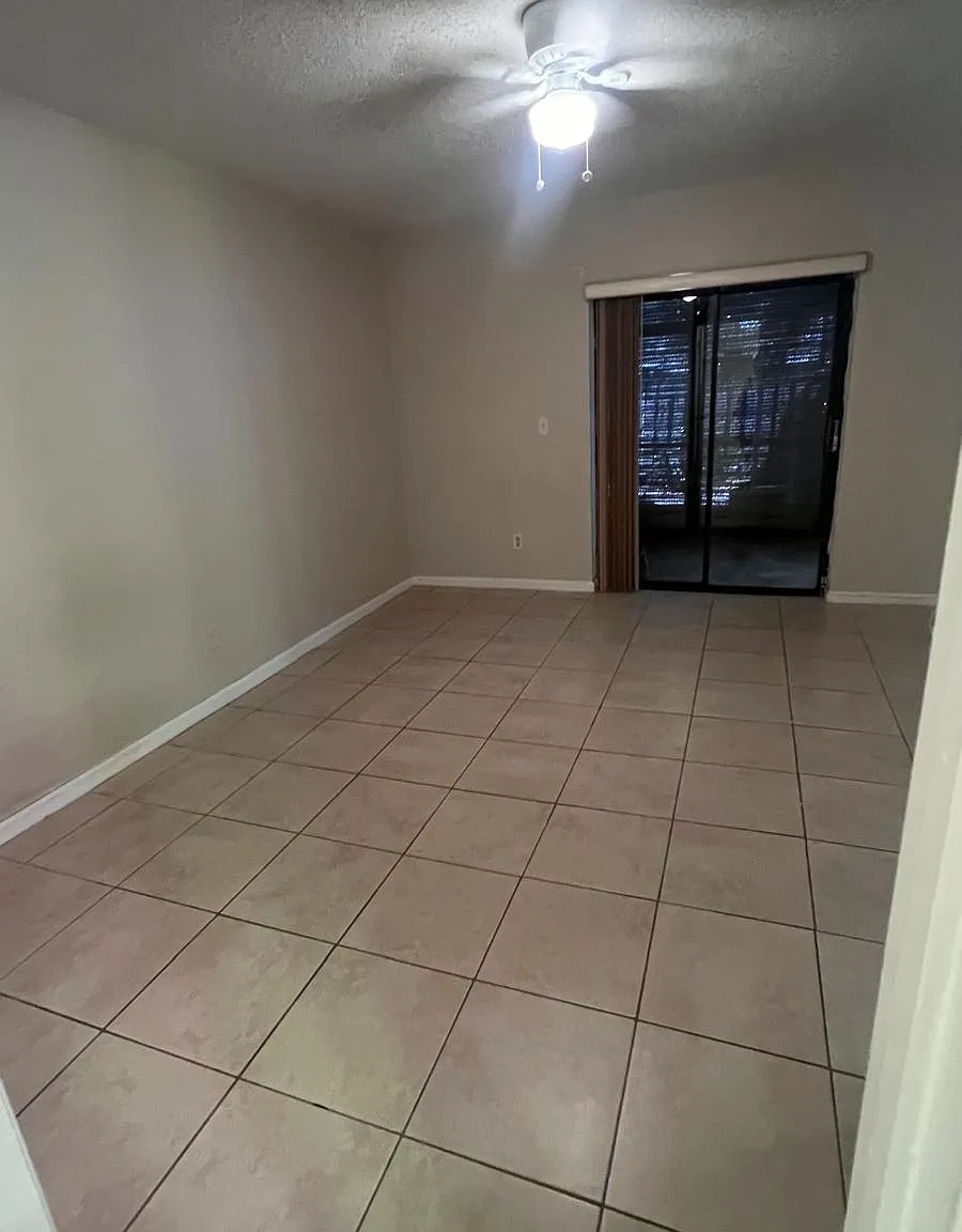 3 bed, 2.0 bath, 1195 sqft, $2,200 — Photo 4
