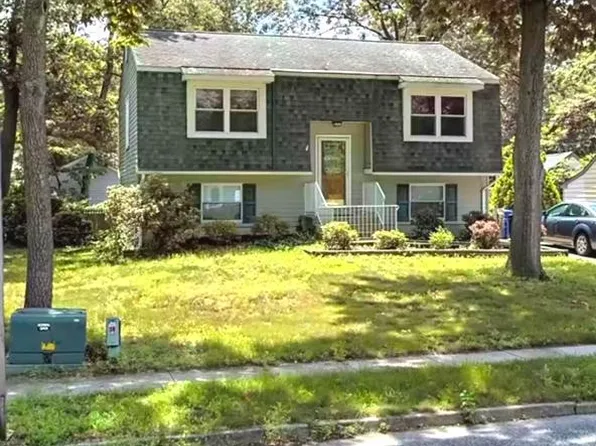 26 Henry St, Riverside, NJ 08075