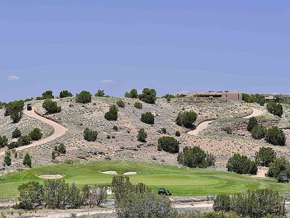 2nd image of 17 Camino De Colores