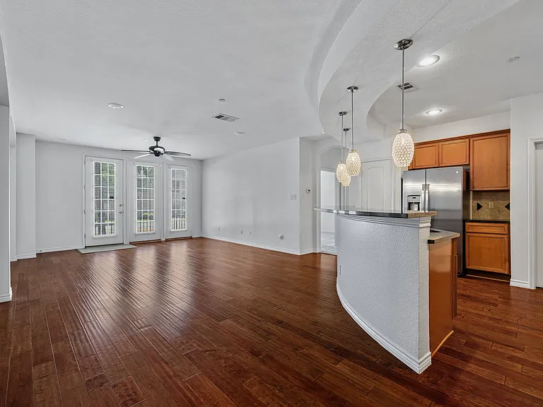 950 Henderson St #1104 — Photo 1