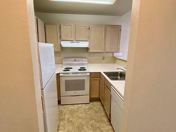 4th image of 4319 Railroad Ave #2