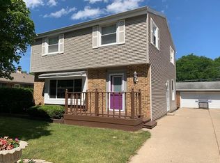 3433 S Kennedy Dr, Sturtevant, WI 53177
