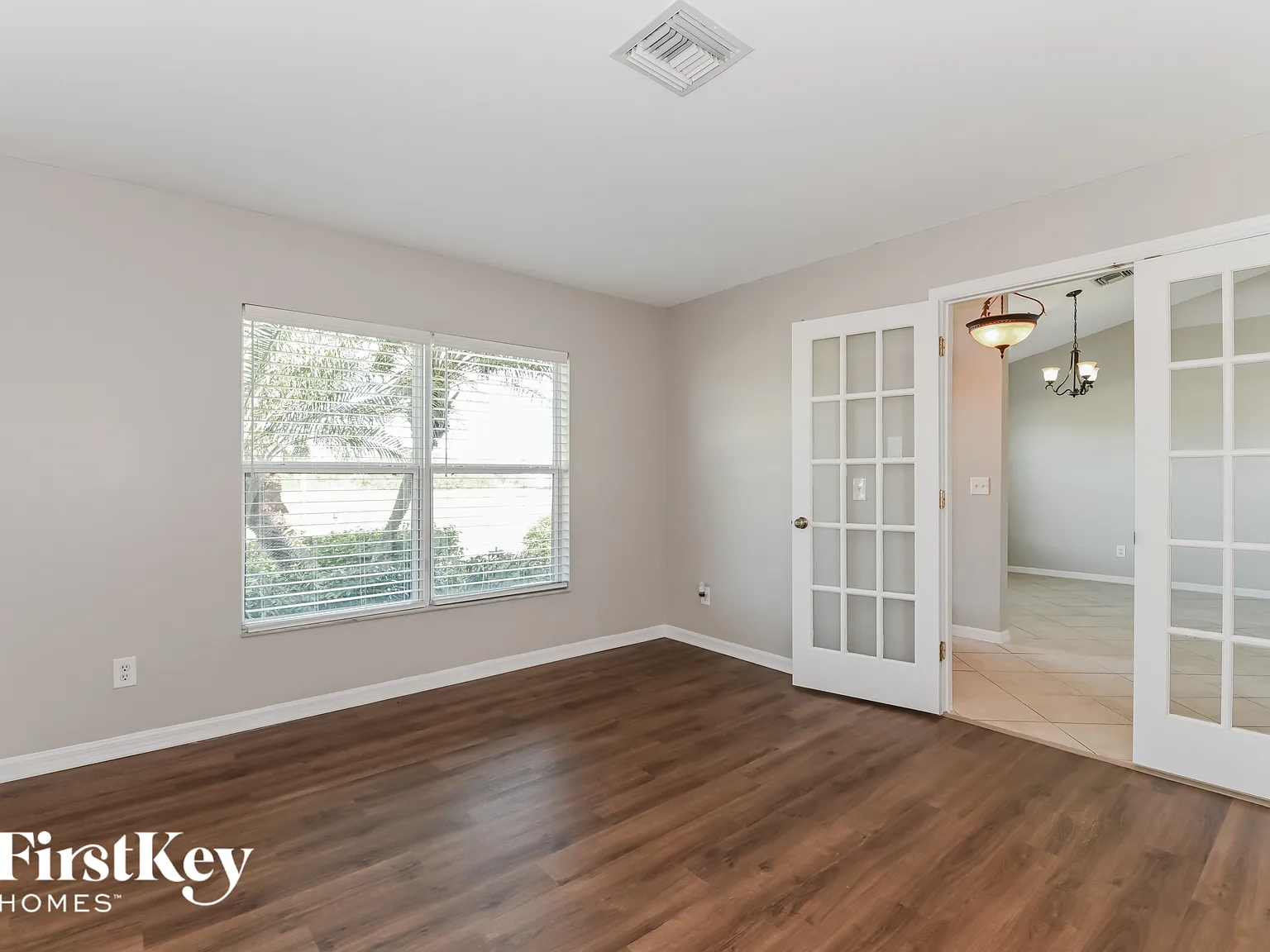 3 bed, 2.0 bath, 1783 sqft, $2,115 — Photo 2