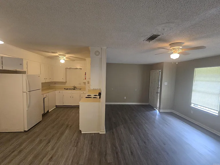 9108 Tanya Dr #B — Photo 3