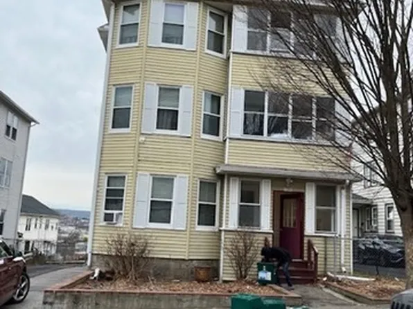 104 Sterling St, Worcester, MA 01610