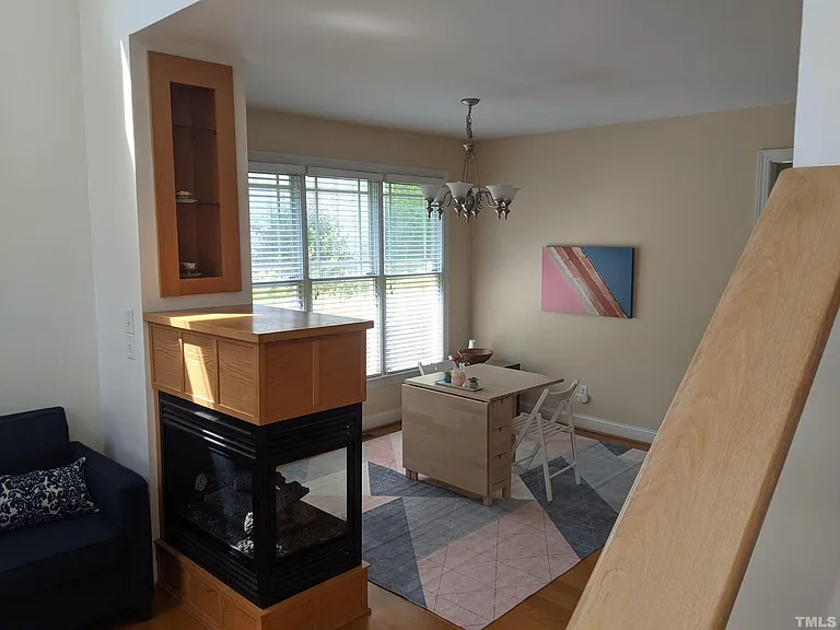 200 Charleston Ln — Photo 5