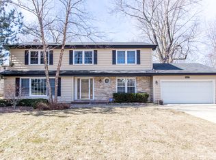 1324 Adirondack Dr, Northbrook, IL 60062