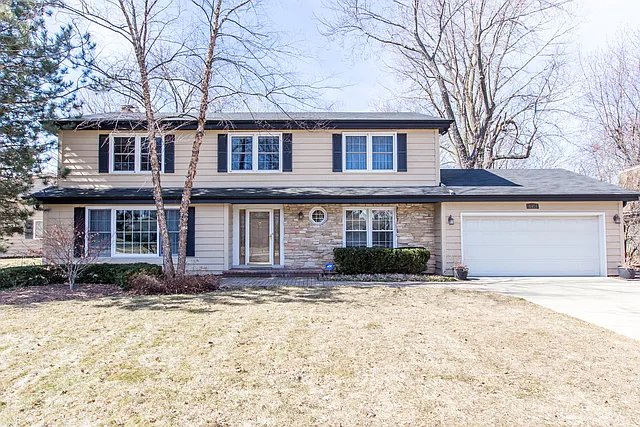 1324 Adirondack Dr photo 1
