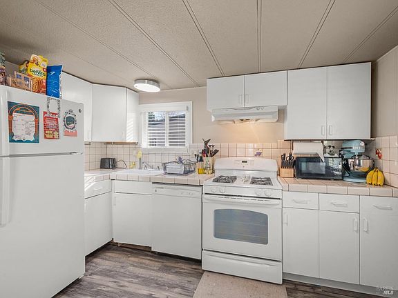 5th image of 700 Shady Glen Avenue #26