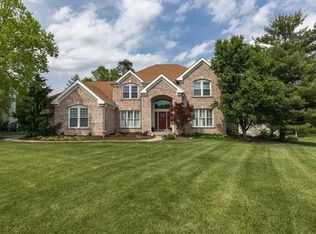 1583 Highland Valley Cir, Chesterfield, MO 63005