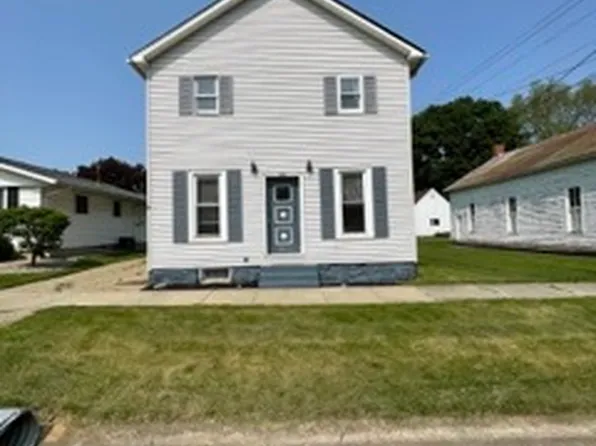 107 N Galena St, Princeton, IL 61368