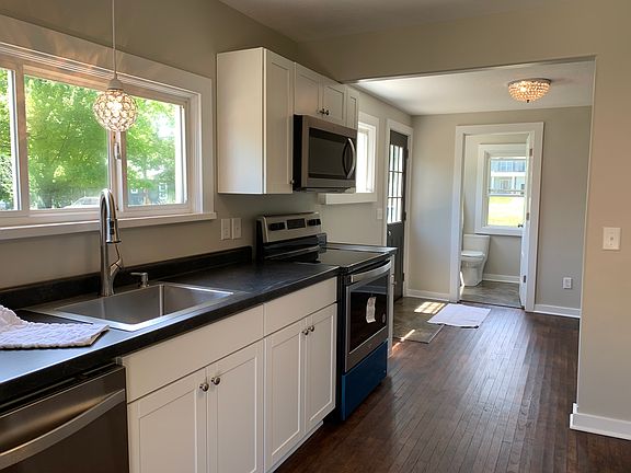 4th image of 2027 S Arlington Dr