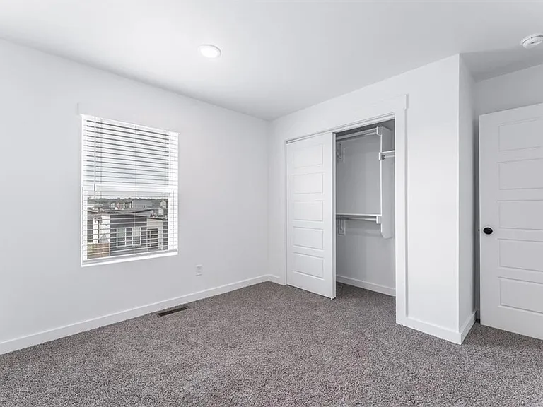 820 Boardwalk Ave — Photo 8