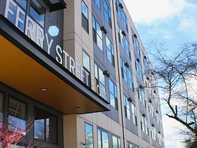 Ferry Street Flats - Modern Studios and Lofted units right by campus! — Photo 26